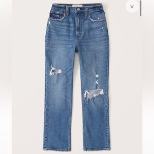 A&F Curve Love Ultra High Rise Ankle Straight Jean